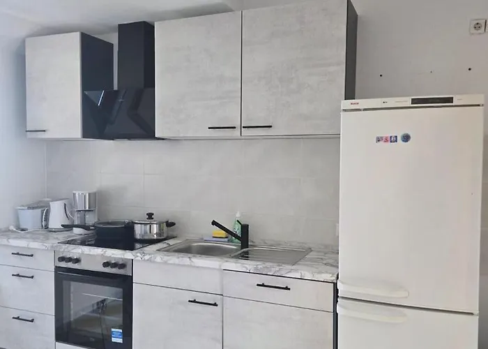 Empede Διαμέρισμα *